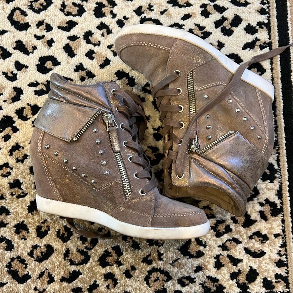 Guess wedge sneakers size 9 1/2 with zipper detail